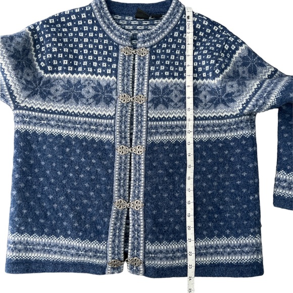 Skyr 100% Wool Fair Isle Cardigan Sweater Metal
Buttons Red Black Sz L EUC - Picture 4 of 5